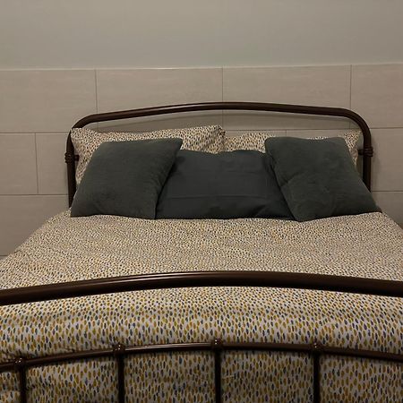 Апартаменты Beanies Lornestreet Four Bed House Суиндон Экстерьер фото