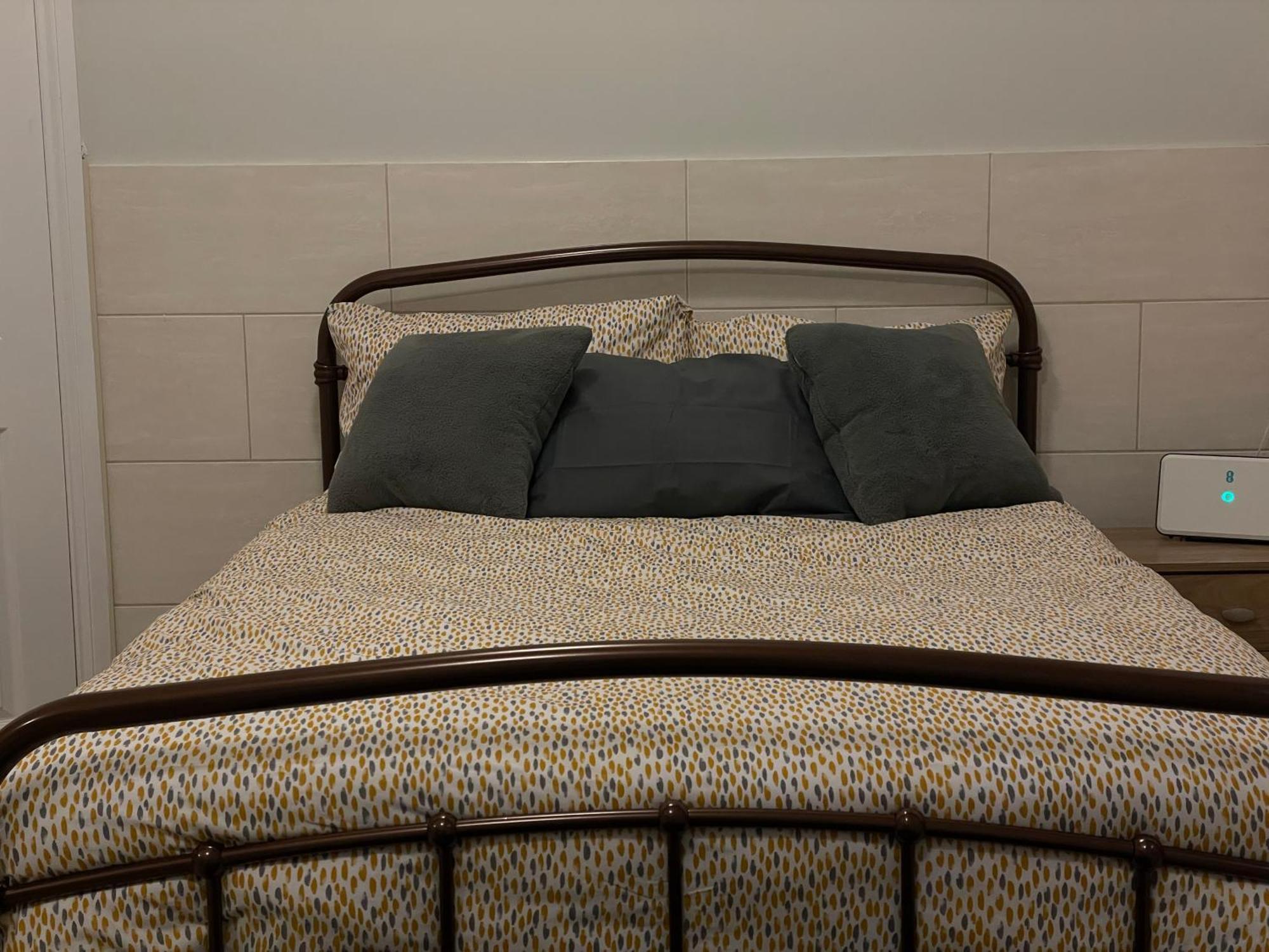 Апартаменты Beanies Lornestreet Four Bed House Суиндон Экстерьер фото